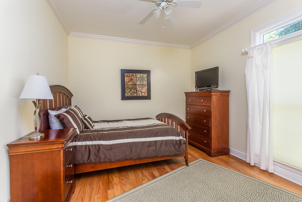 22 Coast Cottages by Hodnett Cooper view 4