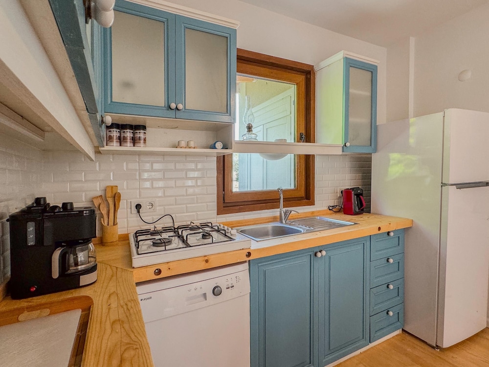 House w Garden 5 min to Tuzburnu Bay in Bozcaada view 5