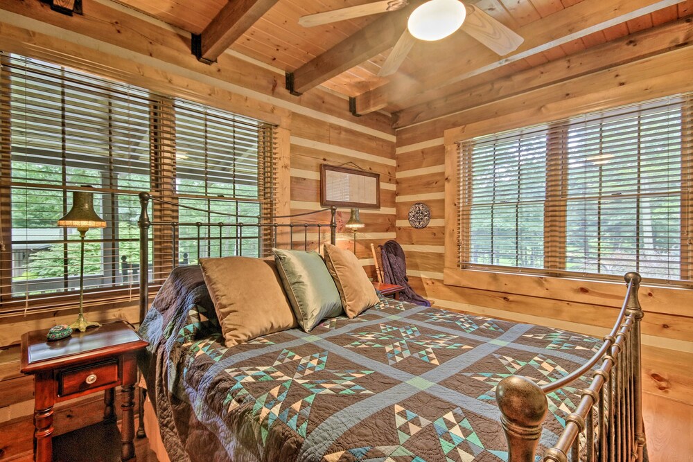 Creekside Berkeley Springs Cabin on 35 Acres! - Property Image 31
