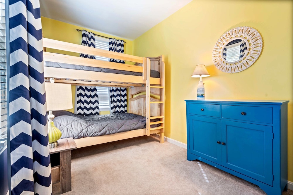 Captains Cottage Sleeps 6!