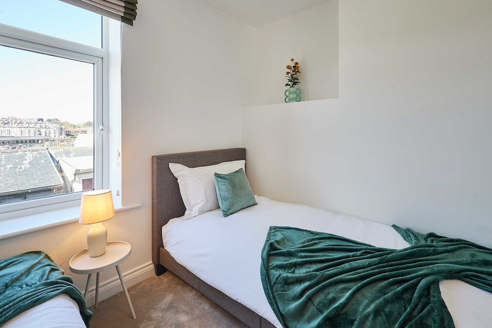 Host Stay Harbour View Cottage