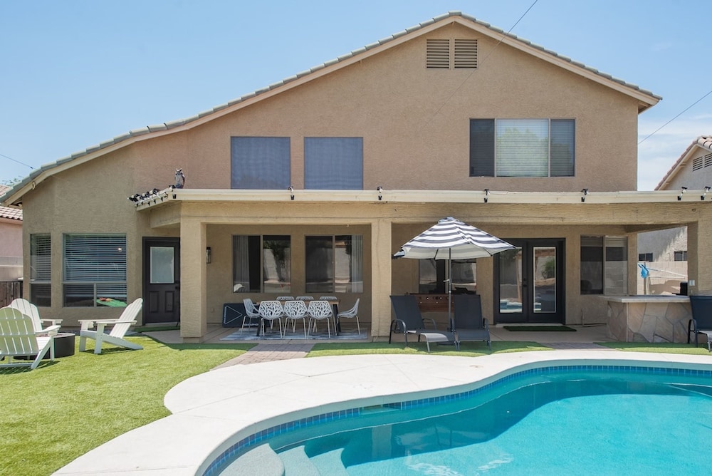 Scottsdale Paradise Poolside With Hot Tub Gym