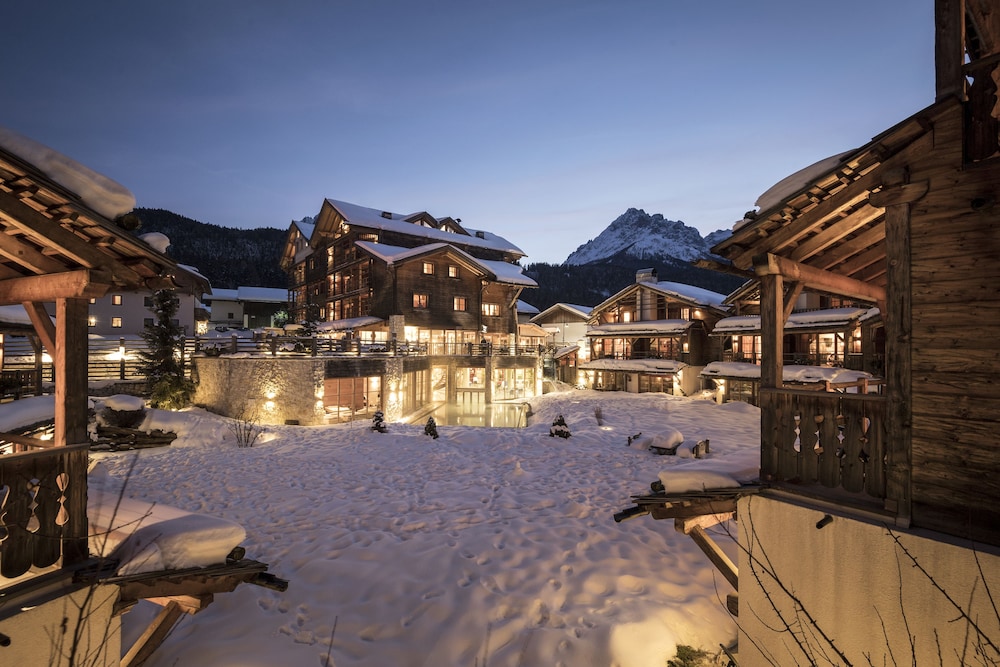 Post Alpina - Family Mountain Chalets