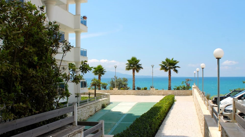 Limani Deluxe Apartments