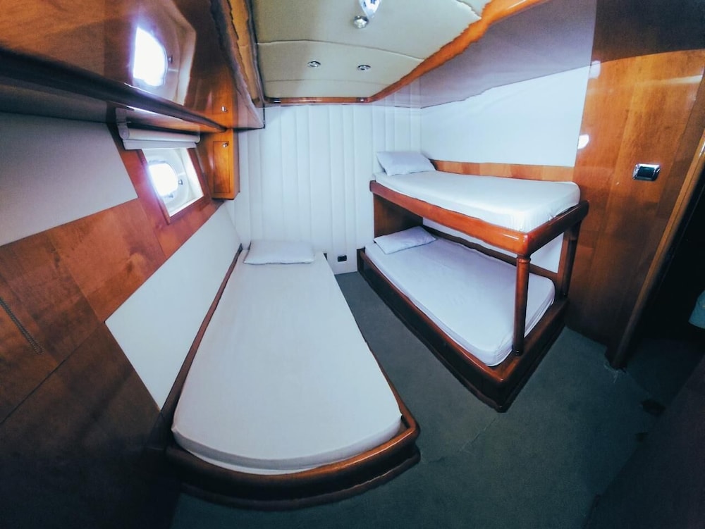 Riviera Leisure Yachts Dubai