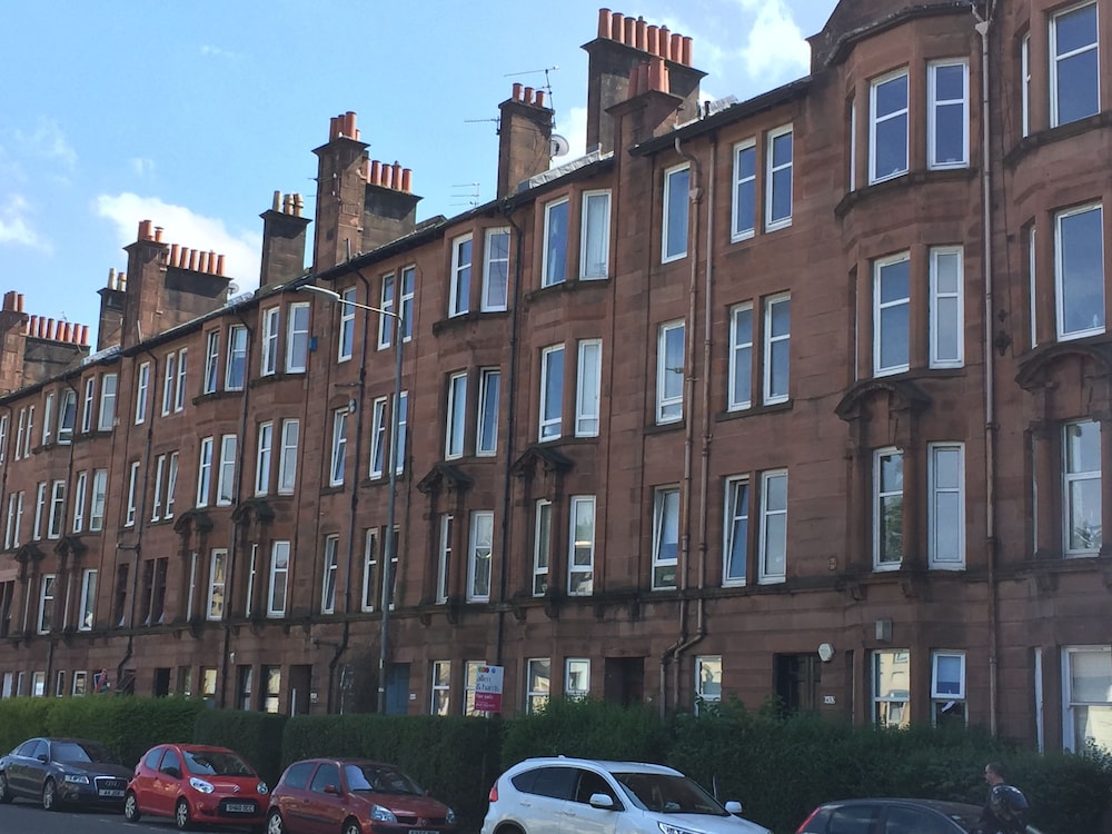 Great Location 2 Bedroom Scotstoun Flat
