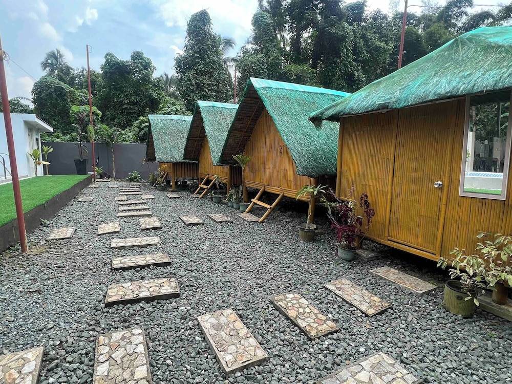 Serene Farmhouse Retreat in Alfonso, Cavite - Perfect for Family Getaways