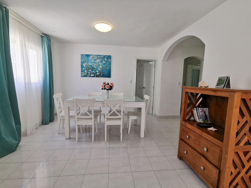 Los Corales Tropical Beach Resort & SPA