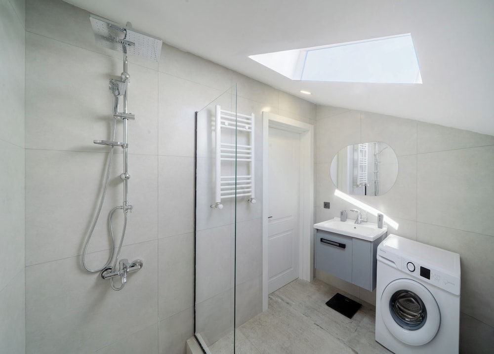 Niabi 3BDR Mansard
