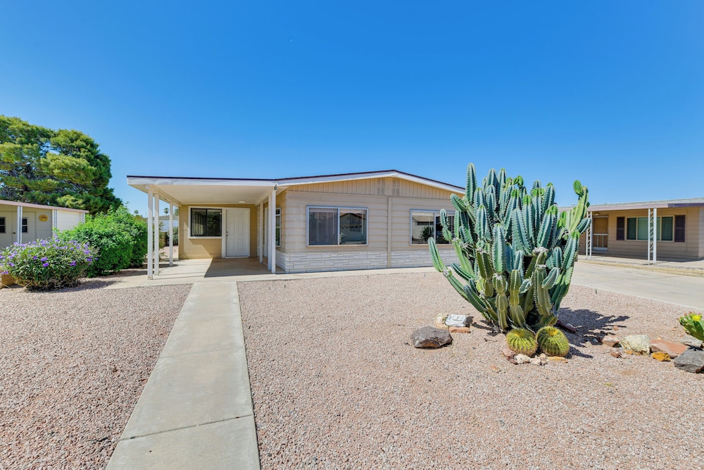 Updated Sun Lakes Home w/ Grill < 1 Mi to Golf view 4