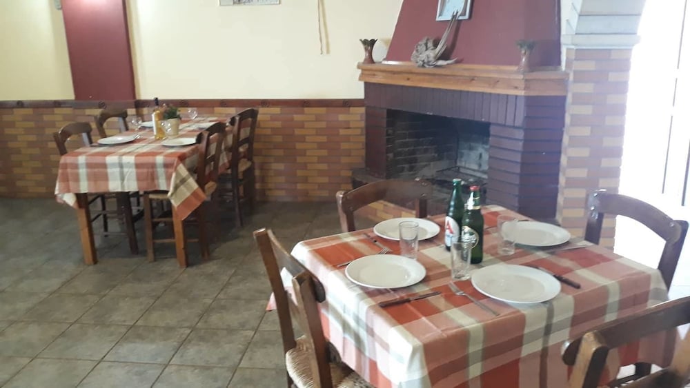 Ambeles Apartments