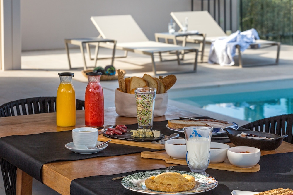 Art Blue Villas