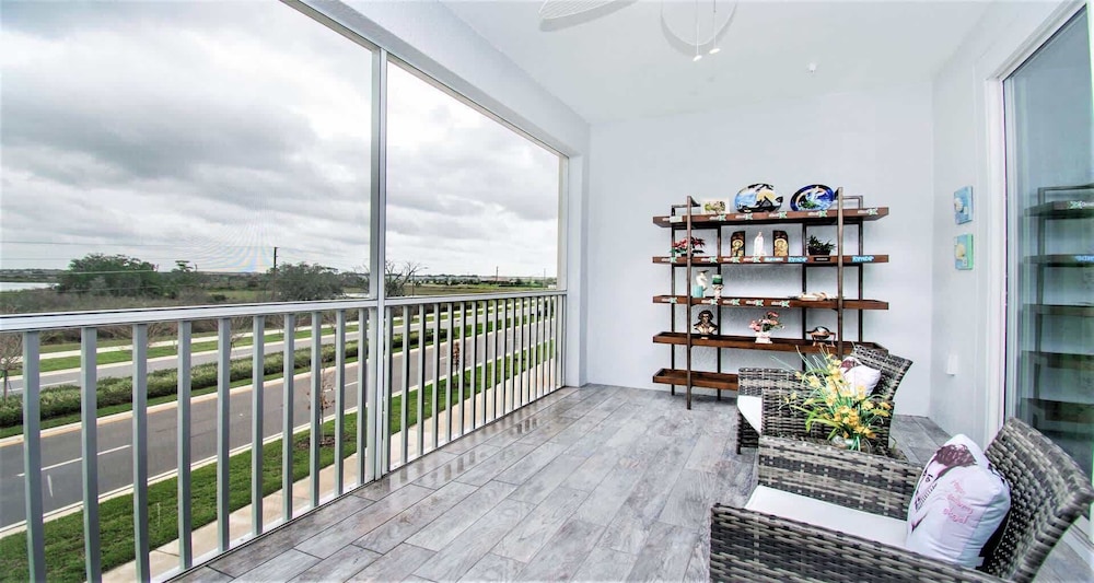 2BR Condo, Champion'sgate w Resort Access, Disney