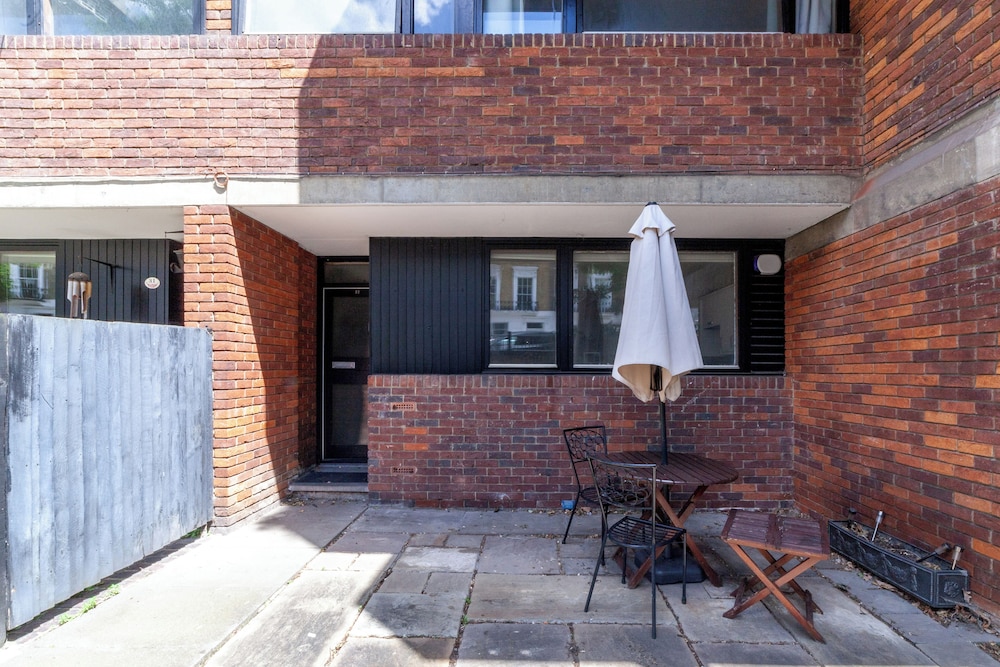 Mezzanine 3-bed In Central London