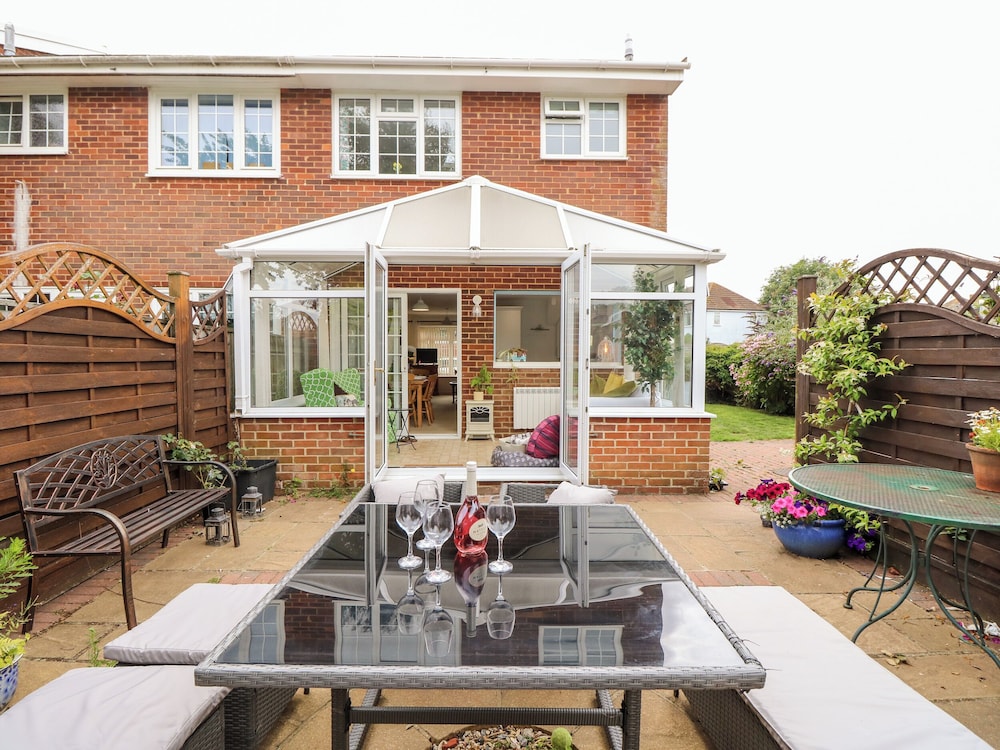 1 Westwood Close