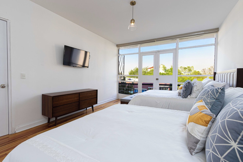 Polanco Heart Apartments by JV89
