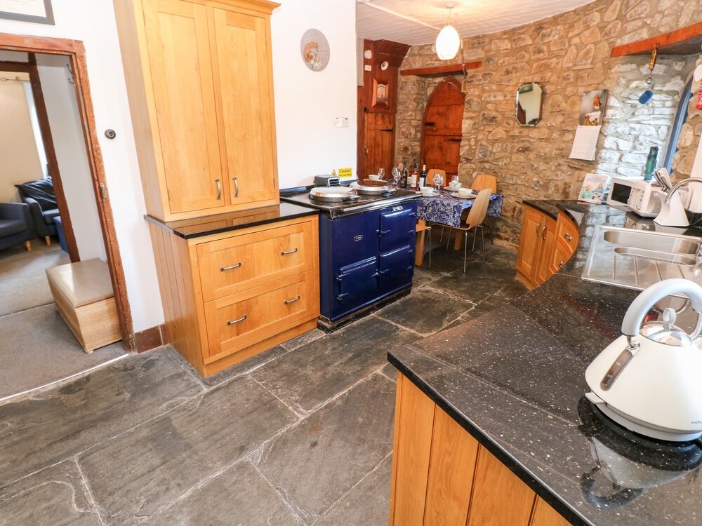 Llwyngwair Lodge