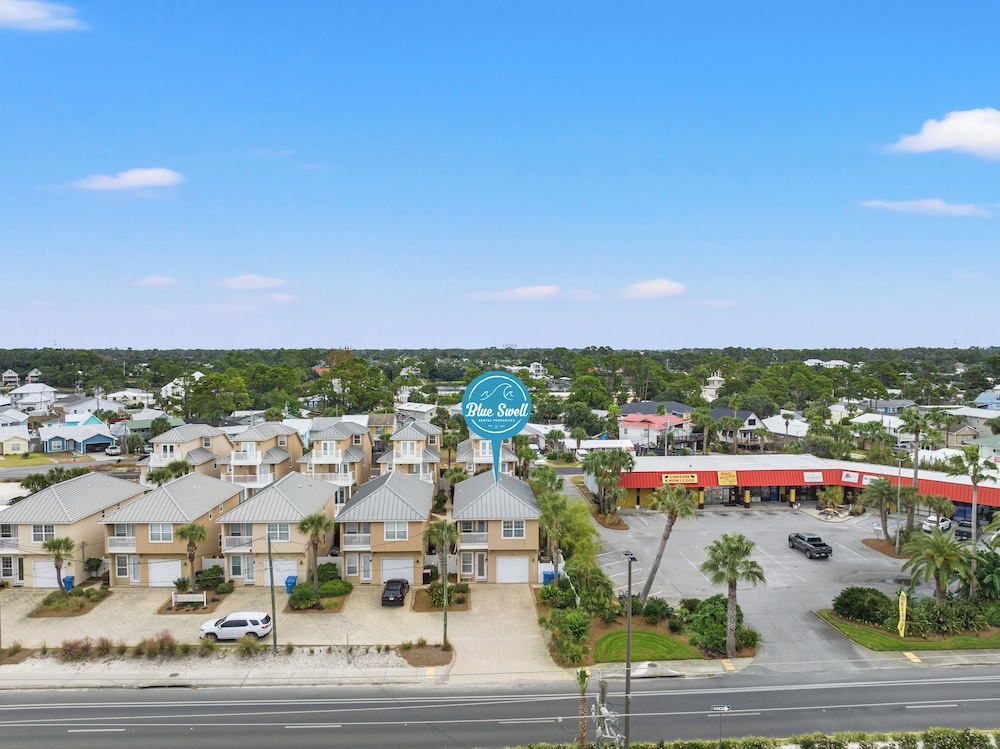 Escape to Sand Dollar Holler: Coastal Retreat, 3 Beds, 2.5 Baths, Sleeps 10!