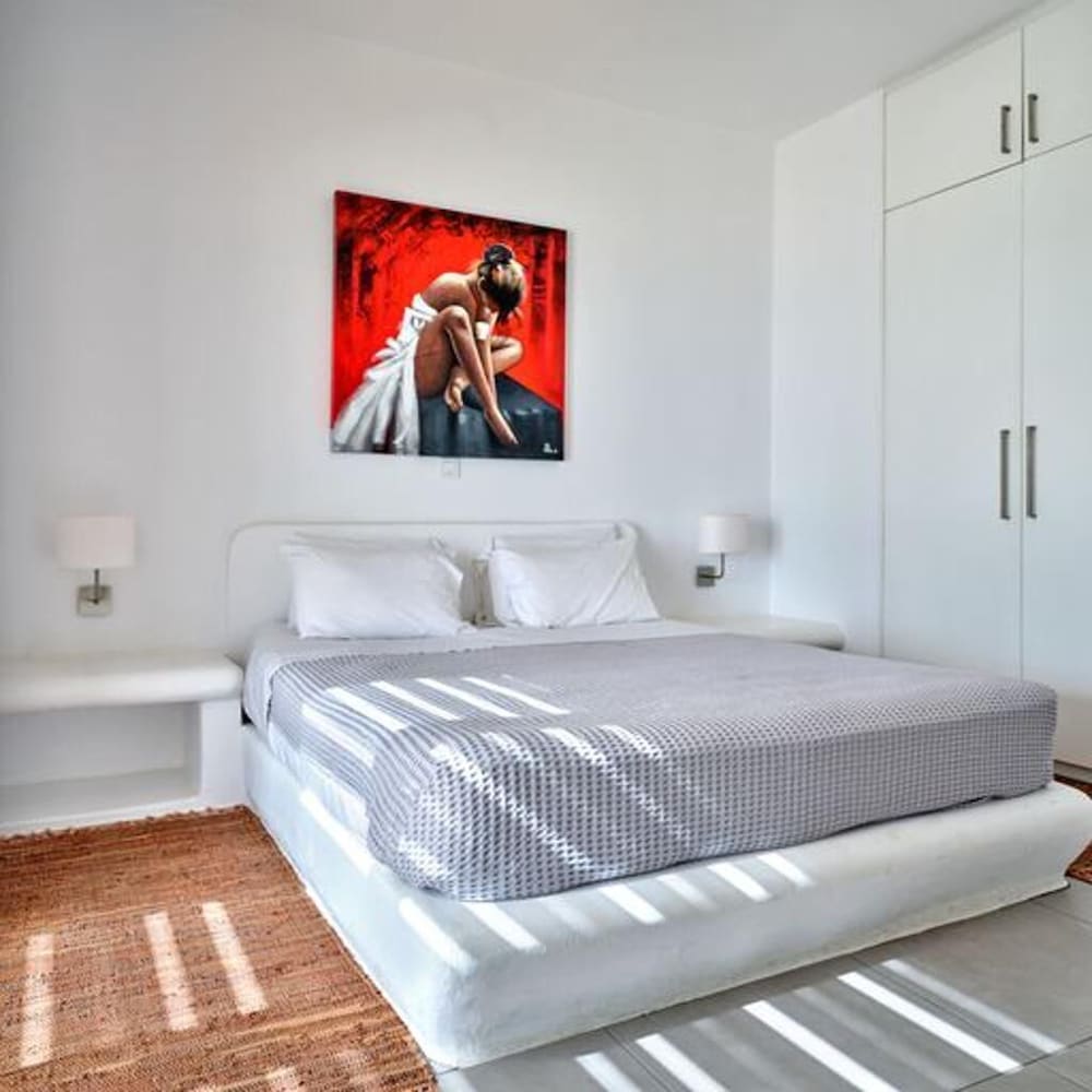 Stunning Villa With Panoramic View view 3