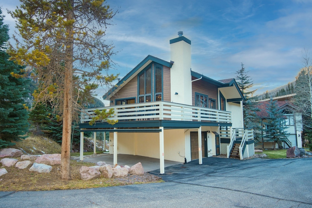 4515 Bighorn Rd. 4 Bedroom Home by RedAwning view 5