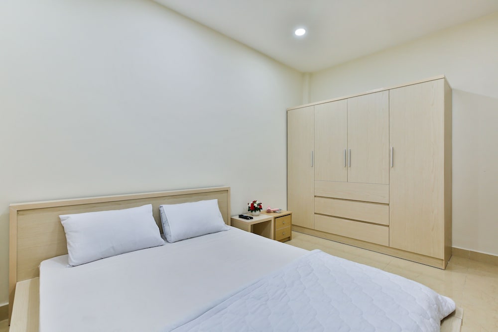 Goldstay 218