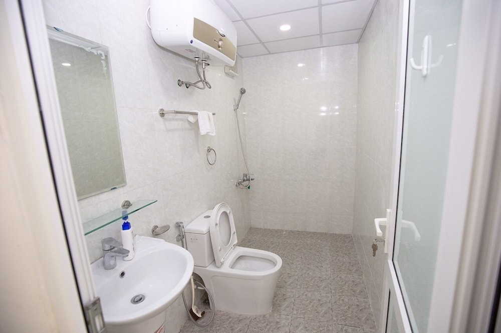 Zan- Newlife Halong Apartment view 3