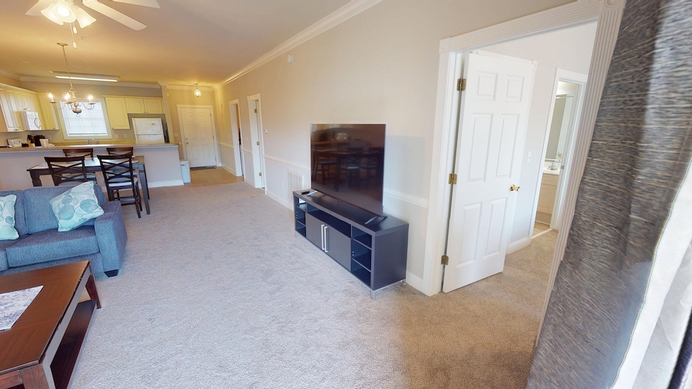 Magnolia Pointe Luster Leaf 4879-303 2 Bedroom Condo
