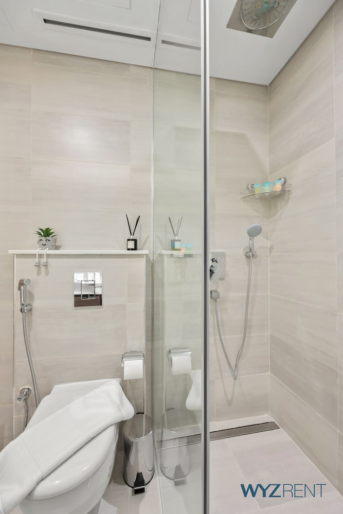 Blossoming 1BR Walk to Dubai Mall & Pool