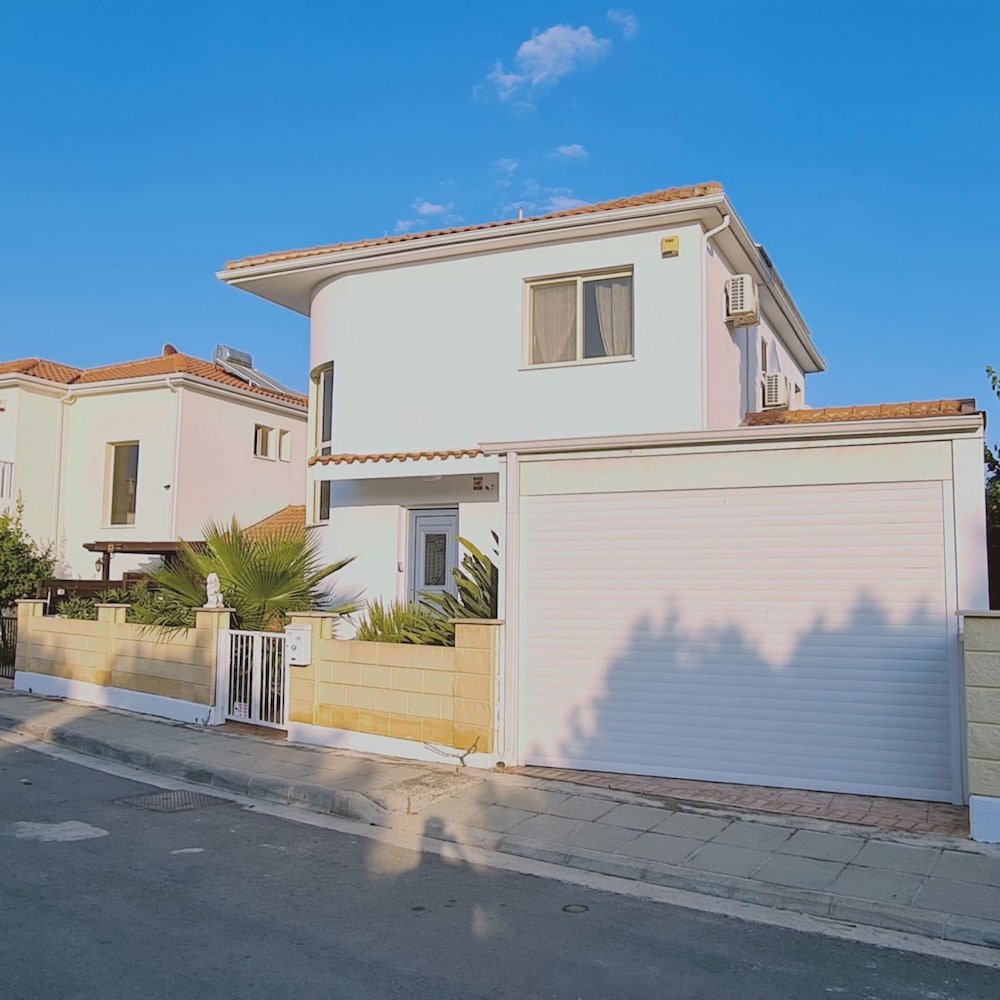 Stay Villa Passion in Larnaca