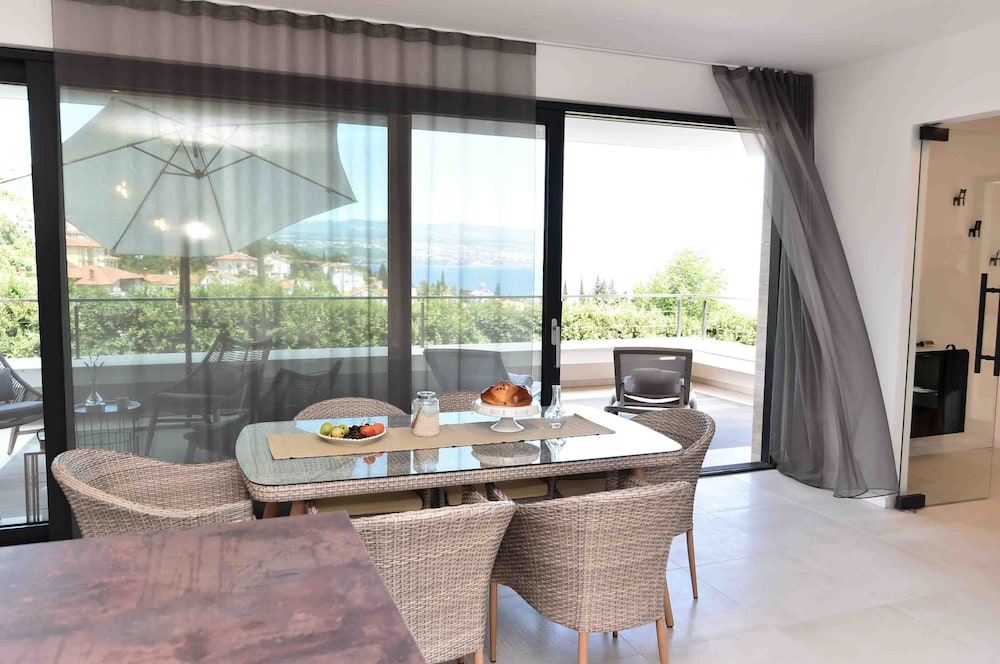 Villa Bella Vista B in Icici
