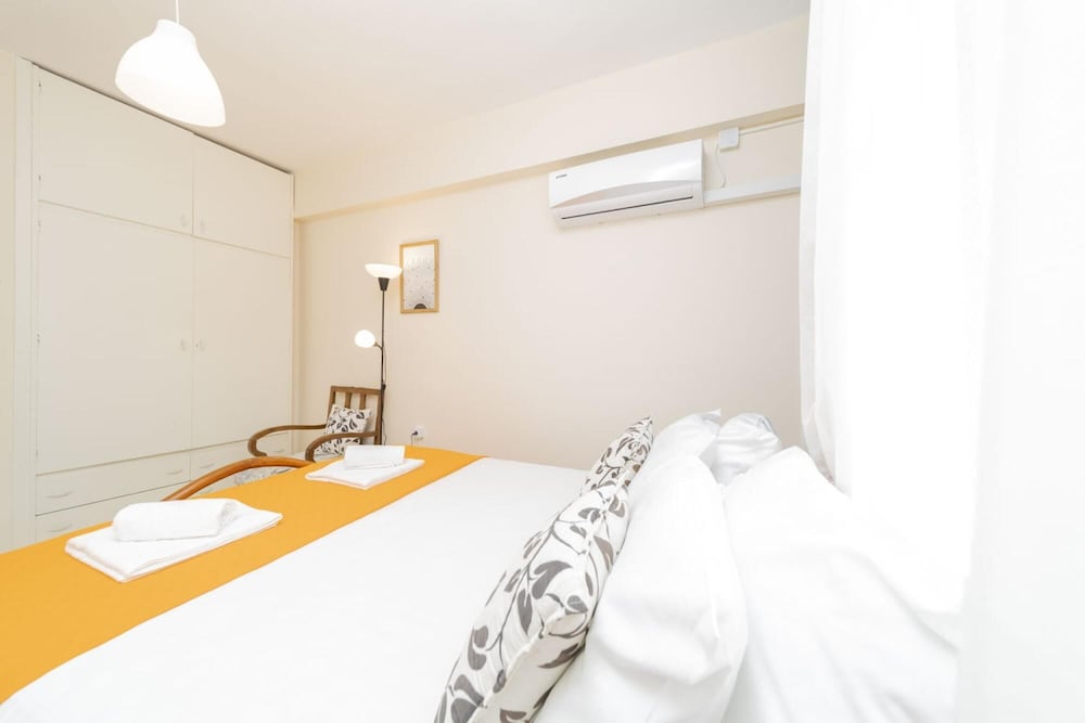 Spacious Flat Near Lara Beach in Antalya Muratpasa