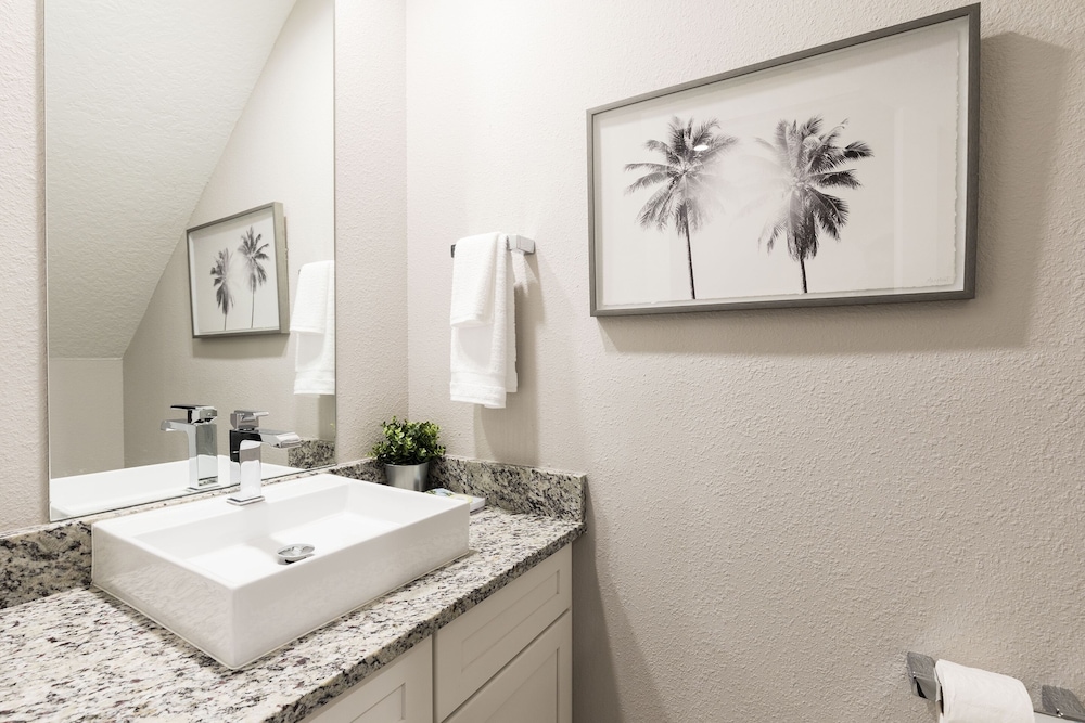 Summerville Vacation Homes by Columbia Management