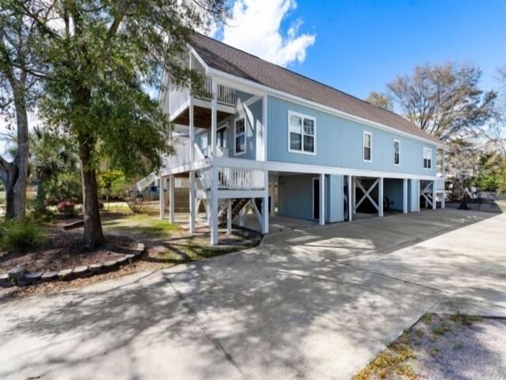 Bikinis / Martinis - The Perfect Spot For Fun Days In The Sun And Salt Air - Be Sure To Check Out Our Beautiful Bike/walking Path 3 Bedroom Townhouse by Re view 5
