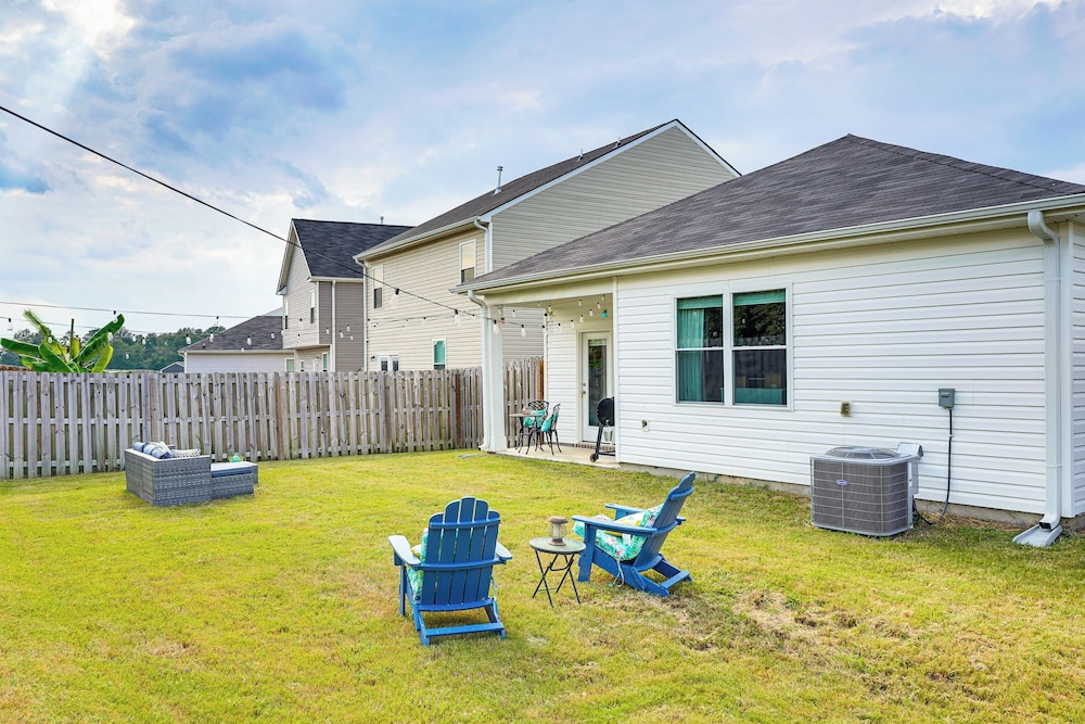7 Mi to Dtwn Augusta! Modern Family Home