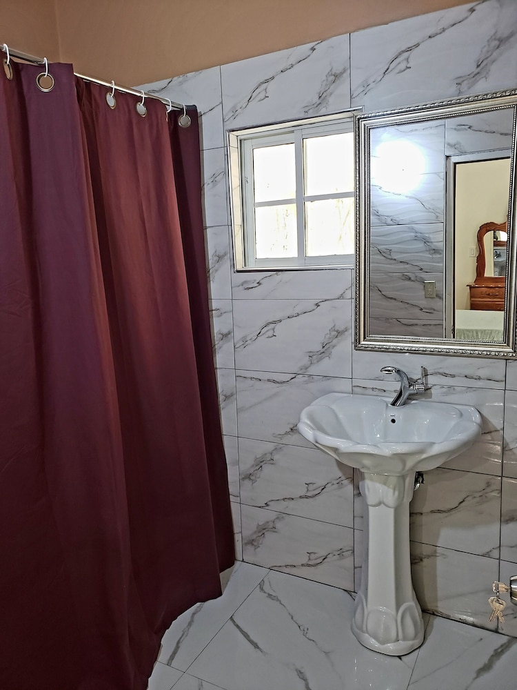 Chateau's Tranquil Apartments