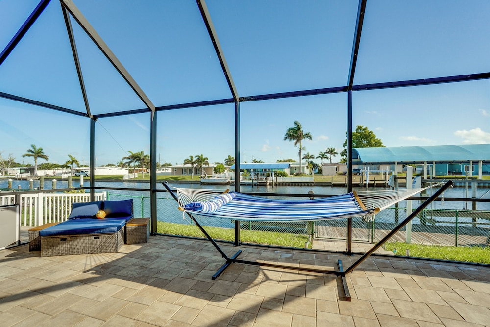Private Dock & Pool: Port Charlotte Escape!