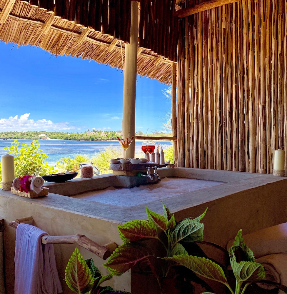 Rock and Sea Resort
