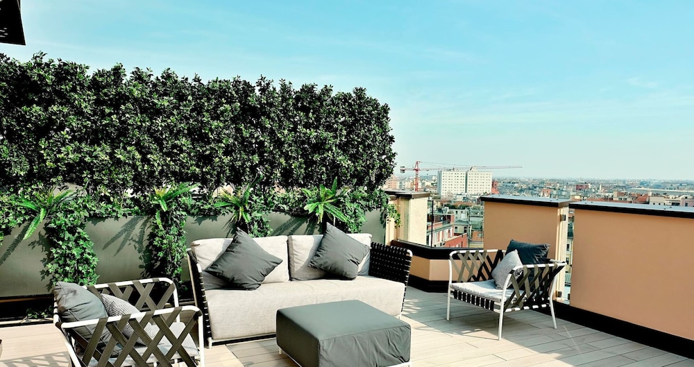 San Babila Central Tower by Rentopolis - High-end 1bdr with panoramic terrace overlooking Duomo