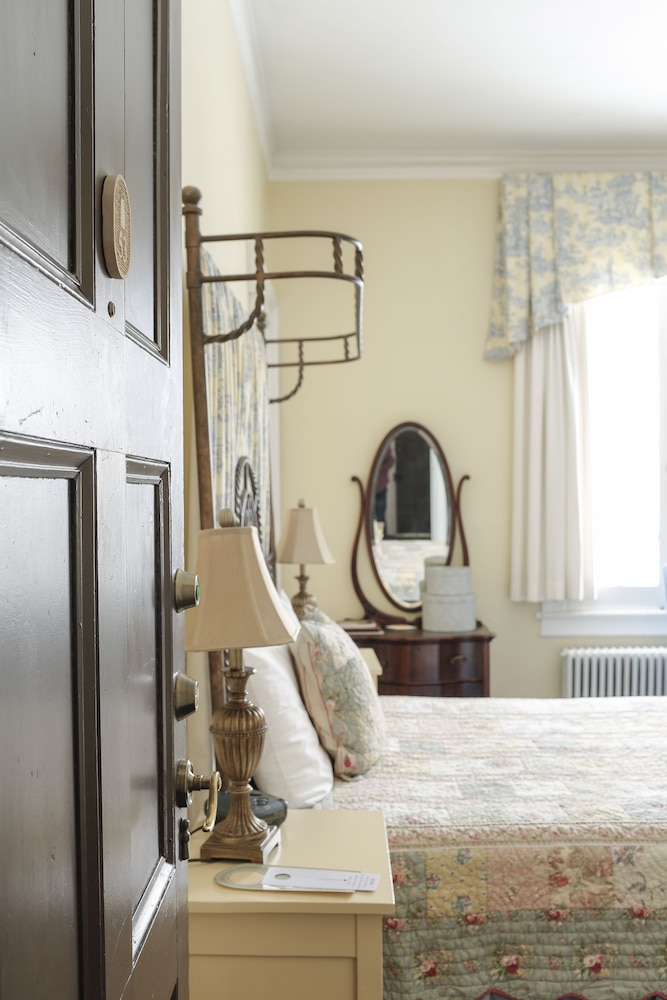 Delamater Inn