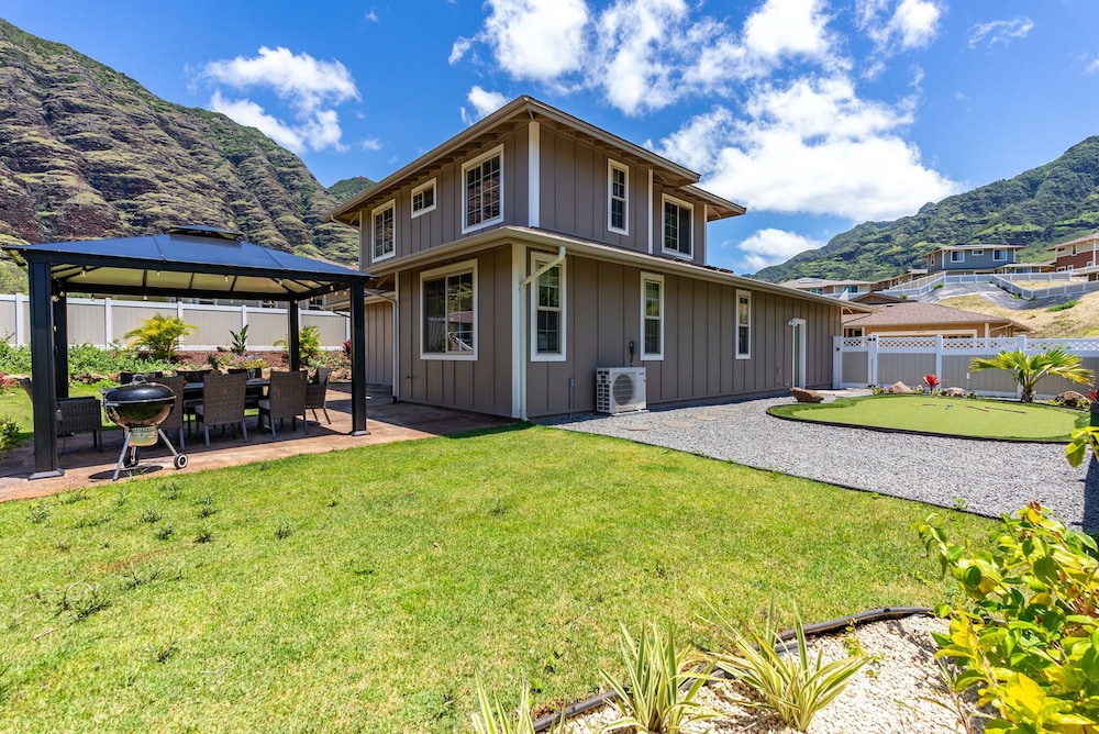 @ML Ocean View, Golf, Gazebo and Bbq, we Have All!