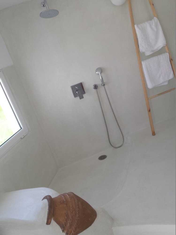 Kouros Home Hotel