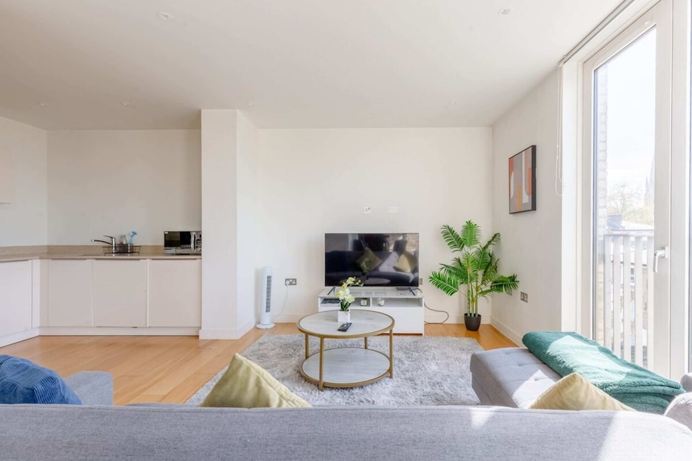 Radiant 1BD Retreat, North Maida Vale!