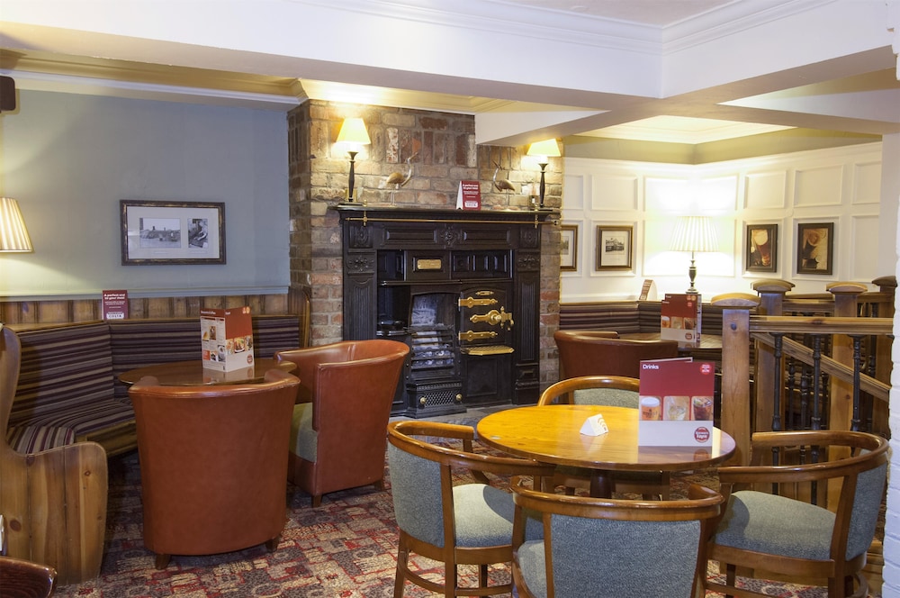 Premier Inn Leeds South - Birstall — photo 13