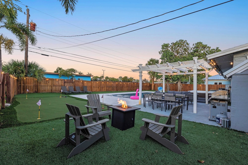 Pool, Hot Tub & Putting Green Near Deerfield Beach Oasis on Fourth by Avantstay