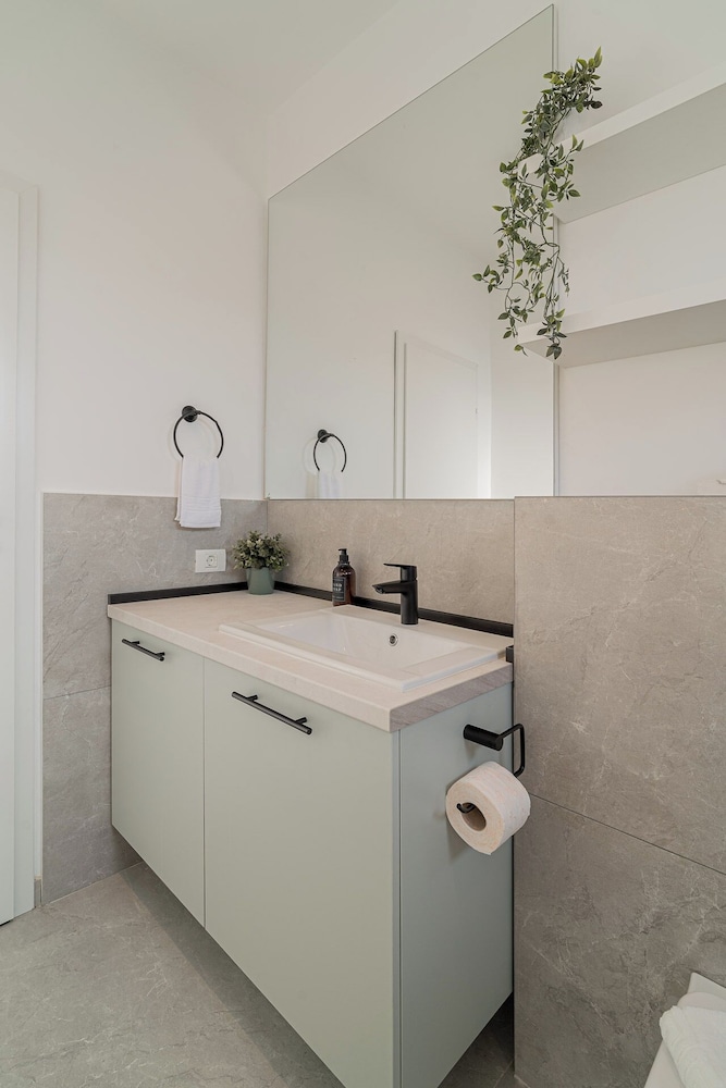 Contemporary 3-Bedroom Lofts - Modern Touches Meet Classic Elegance by Calea Victoriei