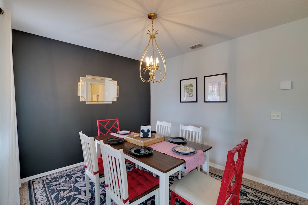 5 Mi to Wdw: Resort-style Condo w/ Pool Access