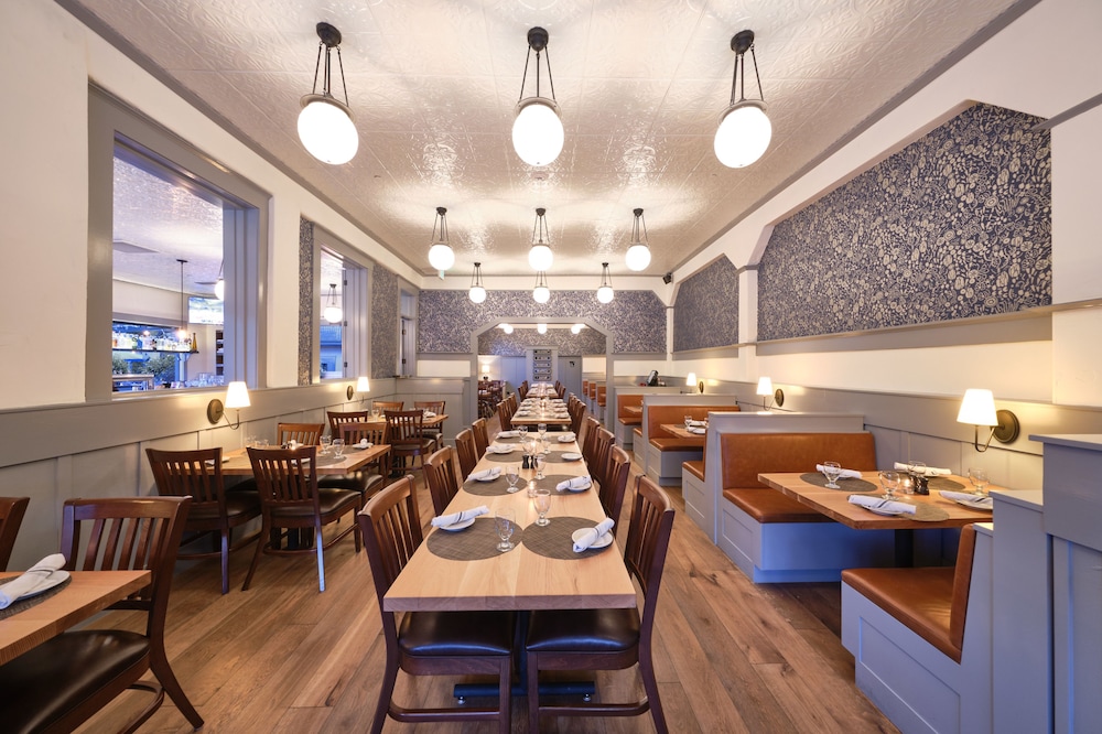 Napa Valley / Sonoma Vacations - Calistoga Inn Restaurant and Brewery - Property Image 1