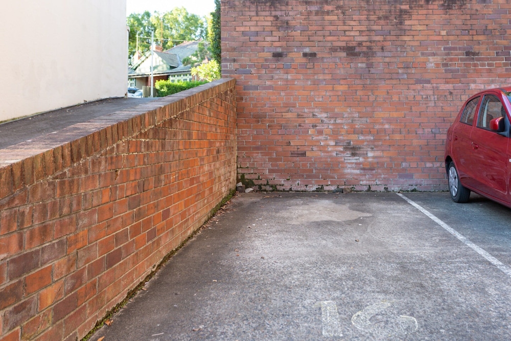 Comfy Balcony Studio Near Parks,