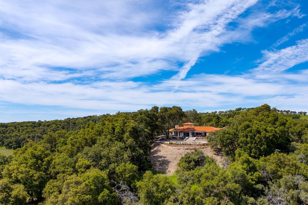 Rancho Robles by Avantstay Vineyard Villa w Views Pool Privacy