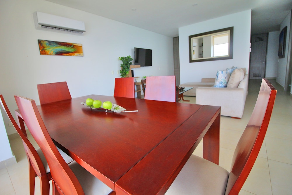 Apartamentos SOHO Elite - Frente al Mar